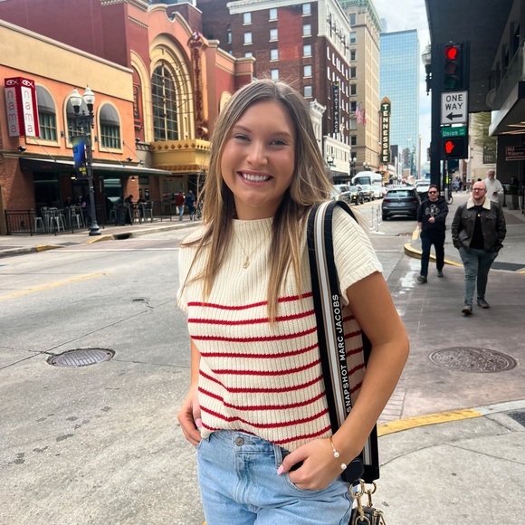 Meet your Posher, Avery - Picture 1 of 1